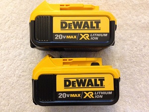 Two Dewalt 20V Max XR DCB204-2 4.0Ah Lithium Ion Batteries Li-ion.